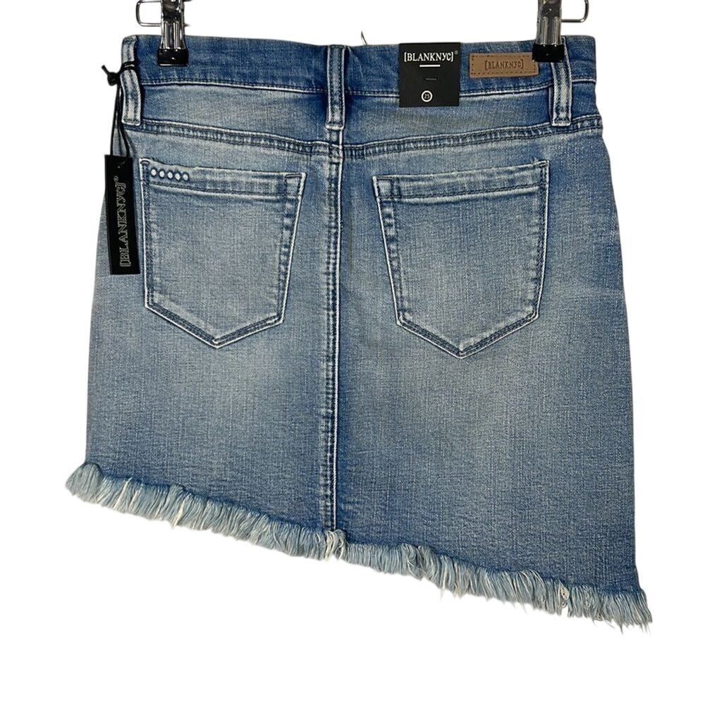 BLANKNYC Women’s Asymmetrical Fringe Hem Denim Mini Jean Skirt Blue Size 25 - Picture 6 of 10